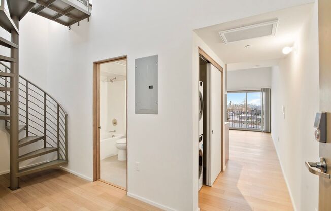 1 bed, 1 bath, 677 sqft, $2,695, Unit 504