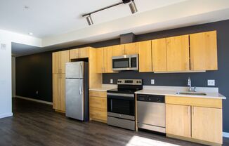 Studio, 1 bath, $1,275, Unit 407