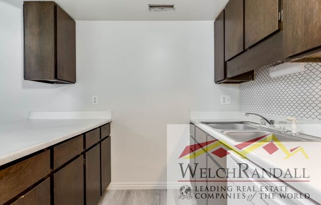 2 beds, 1 bath, $1,095