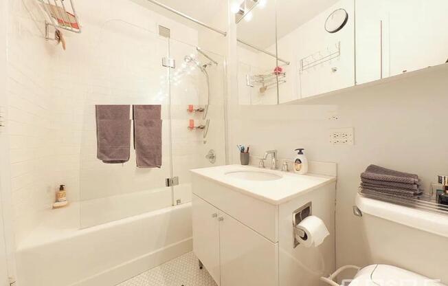 2 beds, 2 baths, 1,153 sqft, $7,000, Unit 1802