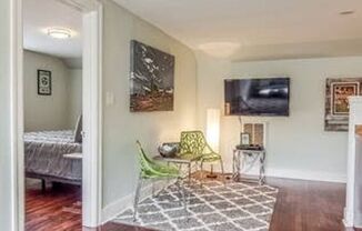 1 bedroom in East Nashville. Minutes to 5 Points & Shelby Bottoms