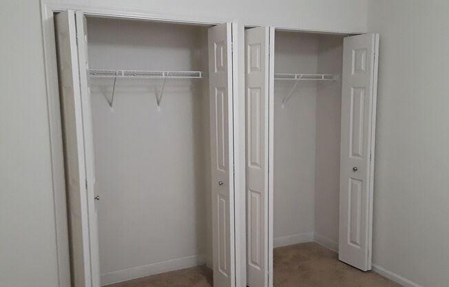 2 beds, 1 bath, 800 sqft, $999, Unit 105