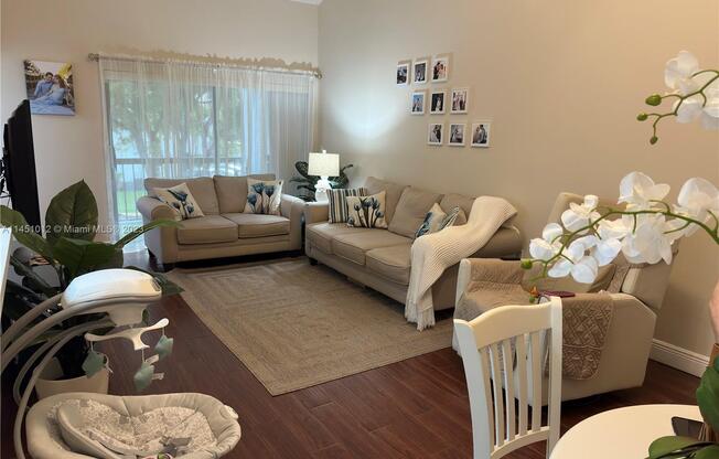 9417 FONTAINEBLEAU BLVD