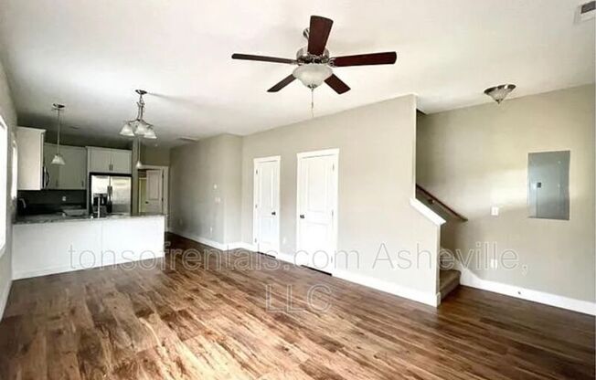30 CEDAR ST