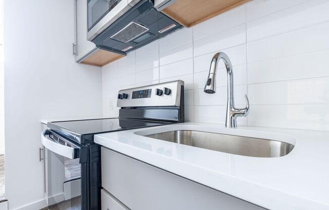 3 beds, 2 baths, 1,171 sqft, $1,950, Unit 1