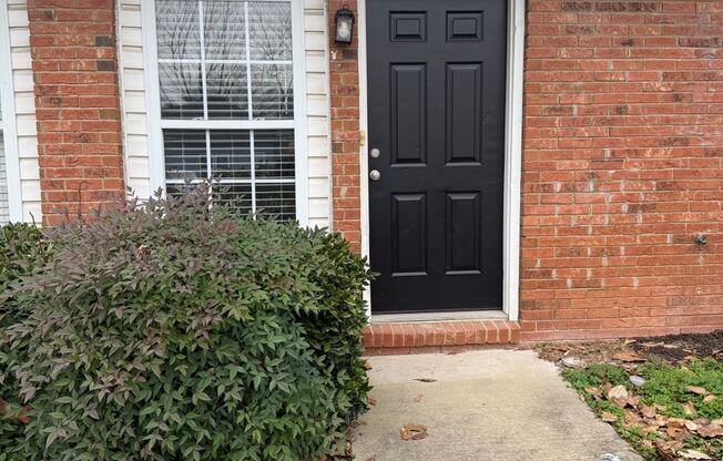2 bedroom 1.5 bathroom townhouse