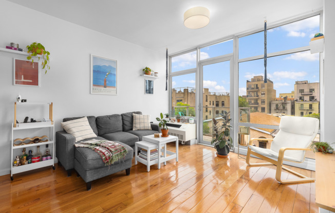 765 PARK PL