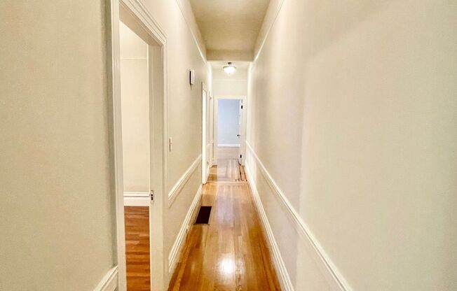 Bright and Airy 3 Bedroom in the Heart of Pacific Heights! Laundry! PROGRESSIVE