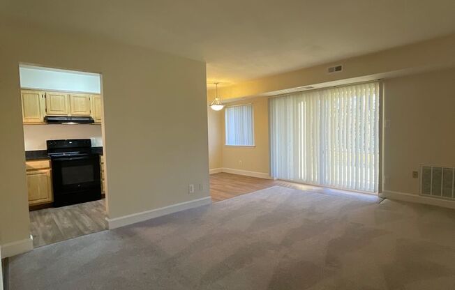 2 beds, 2 baths, 1,000 sqft, $2,025, Unit 14233 #A2