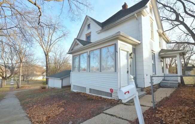 2118 ELM ST