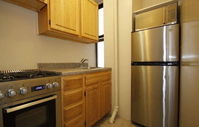 55 TIEMANN PL