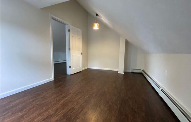 4 beds, 1 bath, 1,700 sqft, $2,895, Unit Unit 2