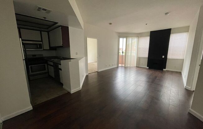 1229 N. Sycamore Ave.