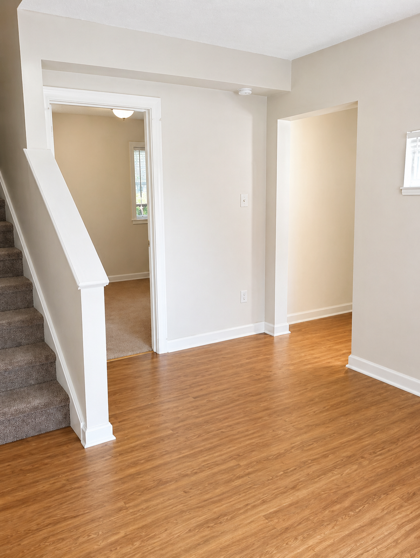 ***South Side Duplex Apartment For Rent * Pet Friendly * Walk to E. Carson St. * Available Now * Renovated ***