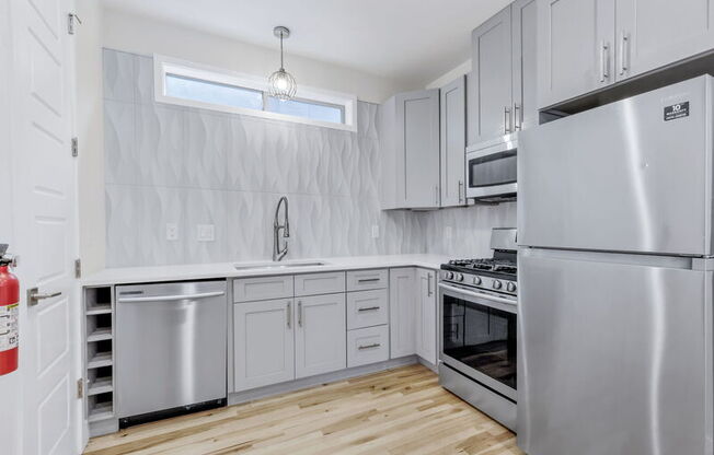3303 NAVAJO ST
