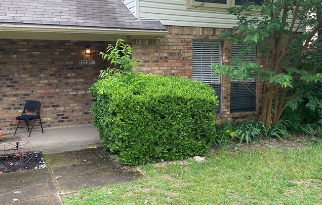 3 bedroom 2.5 bath updated duplex in Frisco!