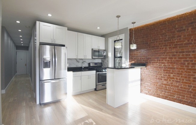 304 W 151st St