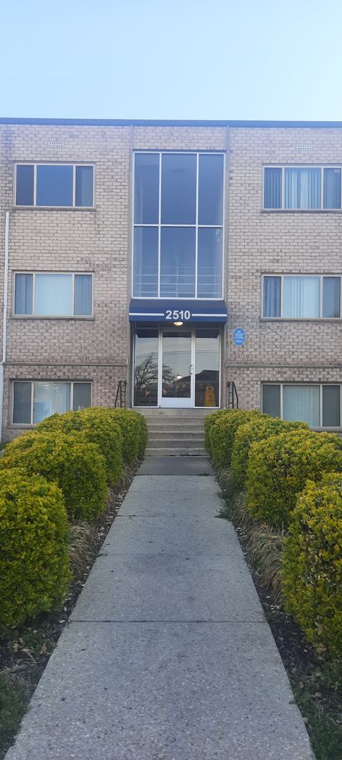 2 beds, 1 bath, 800 sqft, $1,650, Unit 2510-301