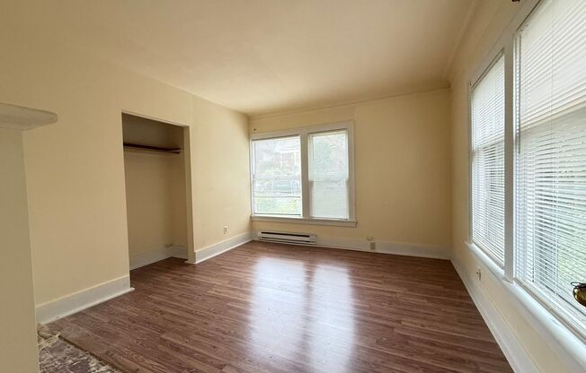 Beautiful 9-bed, 3-bath house in U-district Seattle for rent