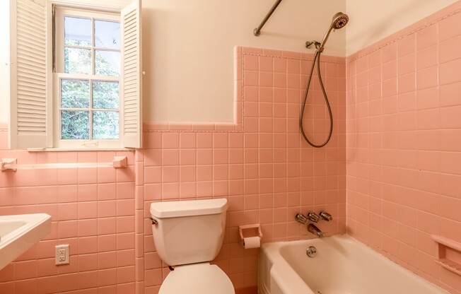 432 Collier Rd. NW
