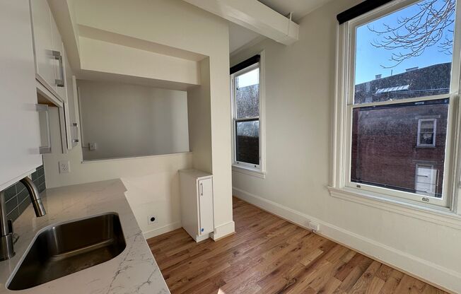 Studio, 1 bath, 475 sqft, $1,050, Unit 5