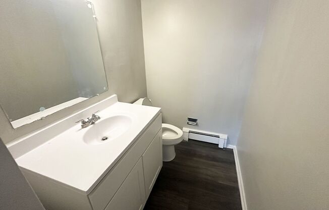 2 beds, 1 bath, 900 sqft, $995, Unit 3253-105