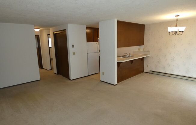 2 beds, 1 bath, $1,450, Unit Unit 05