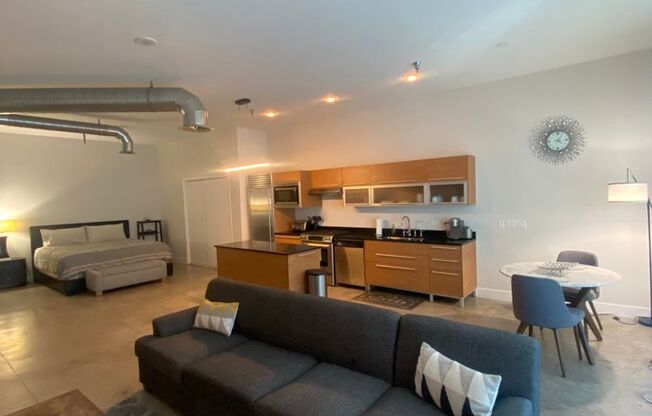 Studio, 1 bath, $2,200, Unit 1212