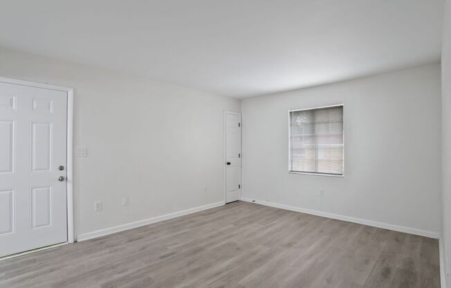 2 beds, 1 bath, 850 sqft, $1,075, Unit F6
