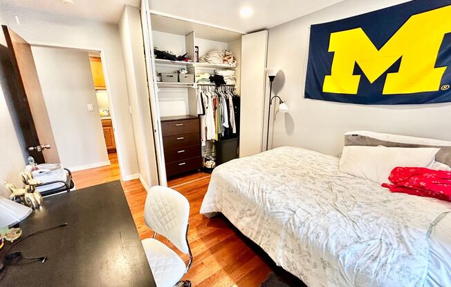 2 beds, 1 bath, 736 sqft, $2,435, Unit 13