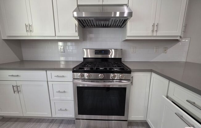 4866 1/2 MCCONNELL AVE