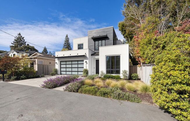 Luxurious Modern Single Family Home Available in West Menlo Park Available Now!