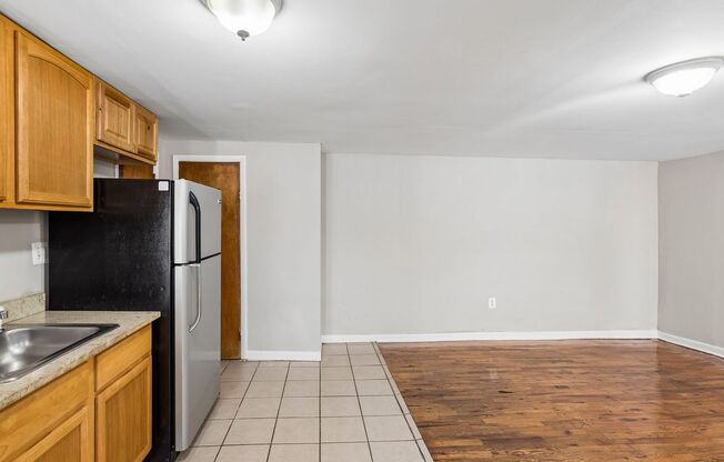 1 bed, 1 bath, 550 sqft, $1,090, Unit A5