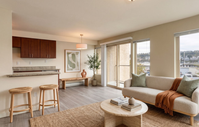 2 beds, 2 baths, 930 sqft, $2,895, Unit 106