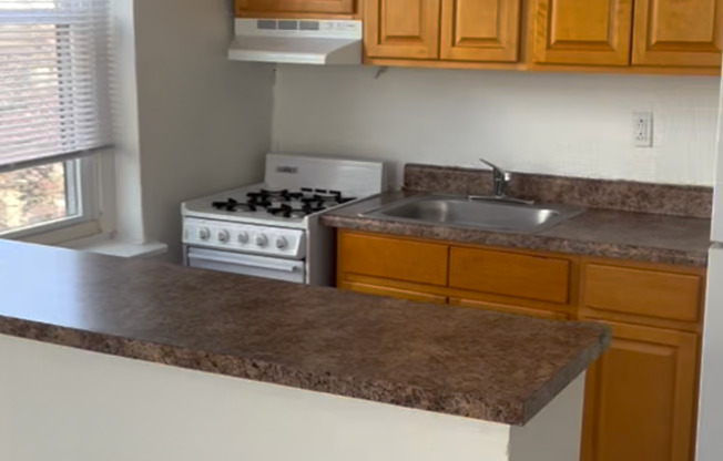 1 bed, 1 bath, 409 sqft, $1,145, Unit 212