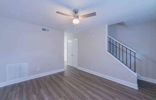 2 beds, 1 bath, 925 sqft, $1,350, Unit 821HLA