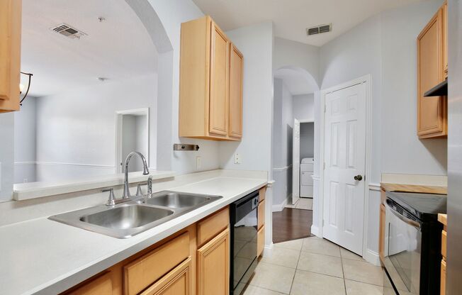 Spacious 2/2 Condo in Gated Orlando Community – Near Universal & EPIC Universe!