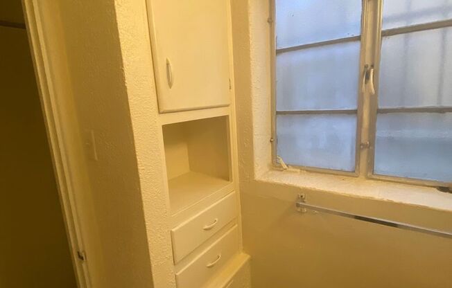 FIRST MONTH FREE! - Cozy 1 Bedroom All Utilities Included!