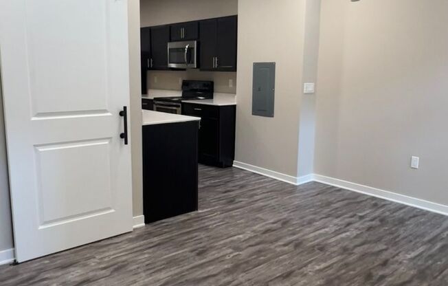 Studio, 1 bath, 591 sqft, $1,275, Unit 206