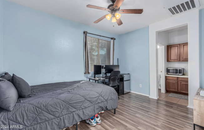 6924 W SOUTHGATE AVE