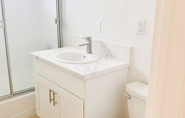 1 bed, 1 bath, 700 sqft, $2,295, Unit 11