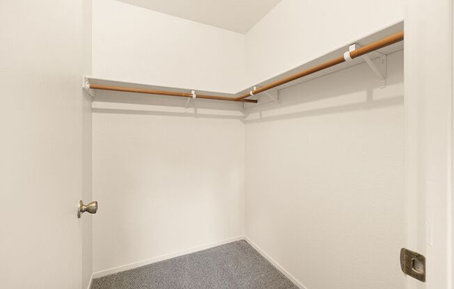 2 beds, 2 baths, 867 sqft, $1,625, Unit 045