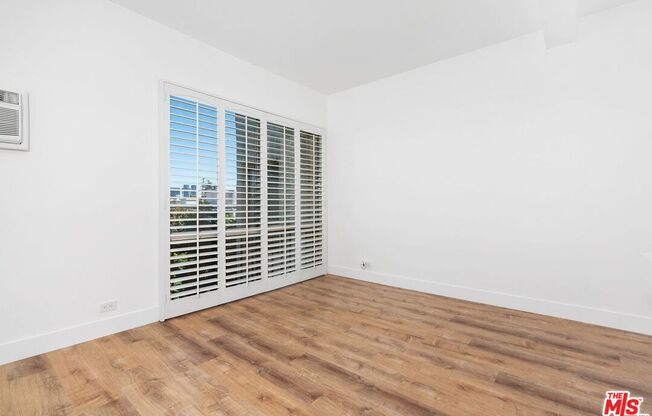 Studio, 1 bath, 405 sqft, $2,700, Unit 546