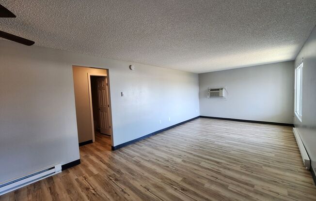 2 beds, 1 bath, 710 sqft, $1,100, Unit HH336