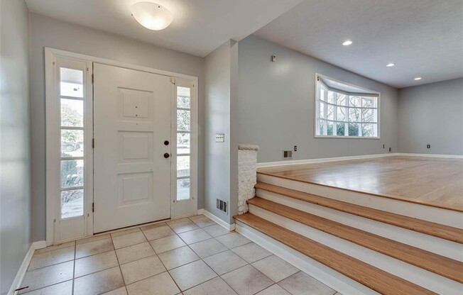 2607 FONTAINEBLEAU DR