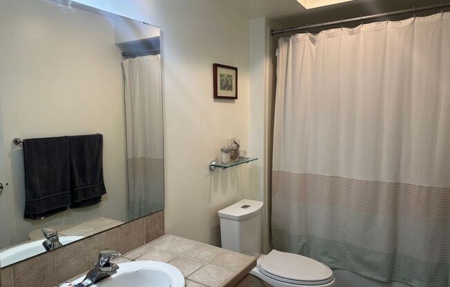 1 bed, 1 bath, $2,095, Unit # 201