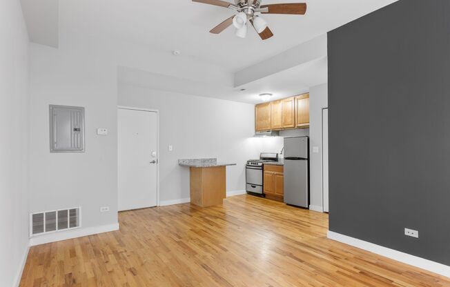 Studio, 1 bath, 250 sqft, $1,295, Unit 7456-3D