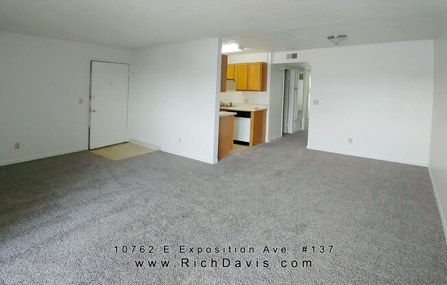 Cherry Creek Schools, 2 bed, 1 bath, 800 sf condo Great location off Havana and Exposition Ave.
