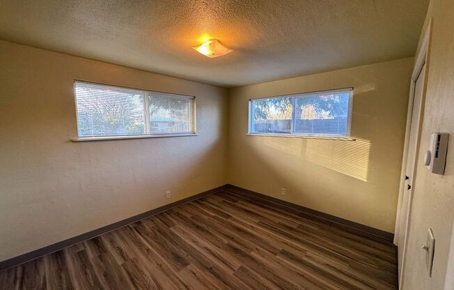 2 beds, 1 bath, $1,495, Unit 2557 Cheryl St