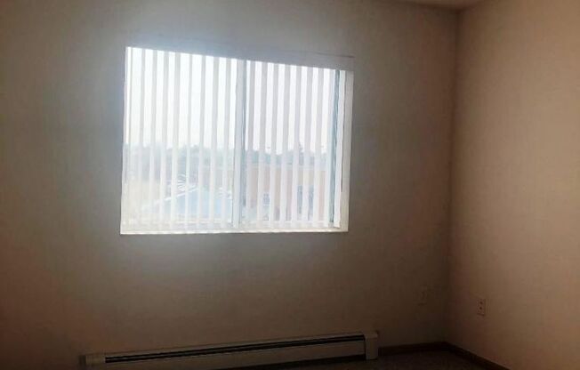 2 beds, 1 bath, 1,000 sqft, $910, Unit 116